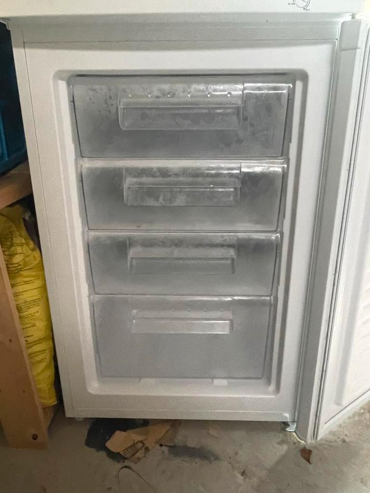 Tafelmodel Vriezer - Compact en Handig!, Witgoed en Apparatuur, Vriezers en Diepvrieskisten, Gebruikt, Vrijstaand, Vrieskast, Minder dan 85 cm