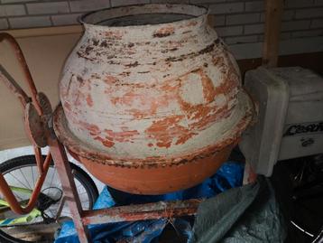 Merk / Type: LESCHA / SM 145S
Kuipinhoud: 140 liter beschikbaar voor biedingen