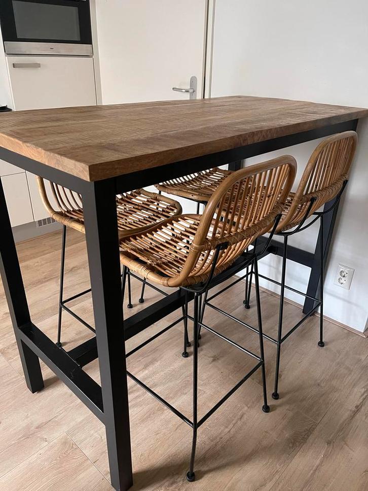 Leen Bakker Eettafel (bartafel) Kyan + 4 Barkrukken Justin, Huis en Inrichting, Tafels | Eettafels, Gebruikt, 50 tot 100 cm, 100 tot 150 cm