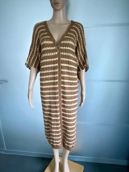 H55 Nieuw: lang vest maat L=42/44 gebreid bruin/beige/goud, Kleding | Dames, Truien en Vesten, Nieuw, Maat 42/44 (L), Bruin, Ophalen of Verzenden