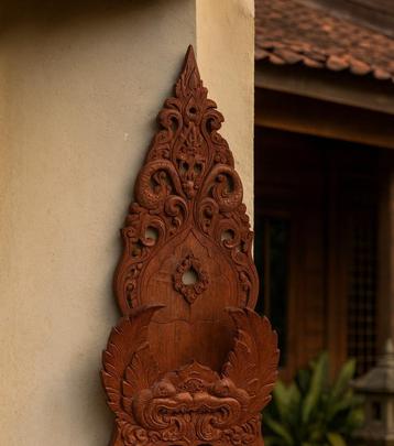 Houten wandornament beschikbaar voor biedingen