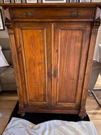 Massief houten kastje, Ophalen