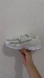 Nike Vomero 5 metallic silver, Kleding | Heren, Schoenen, Ophalen of Verzenden, Zo goed als nieuw, Overige kleuren