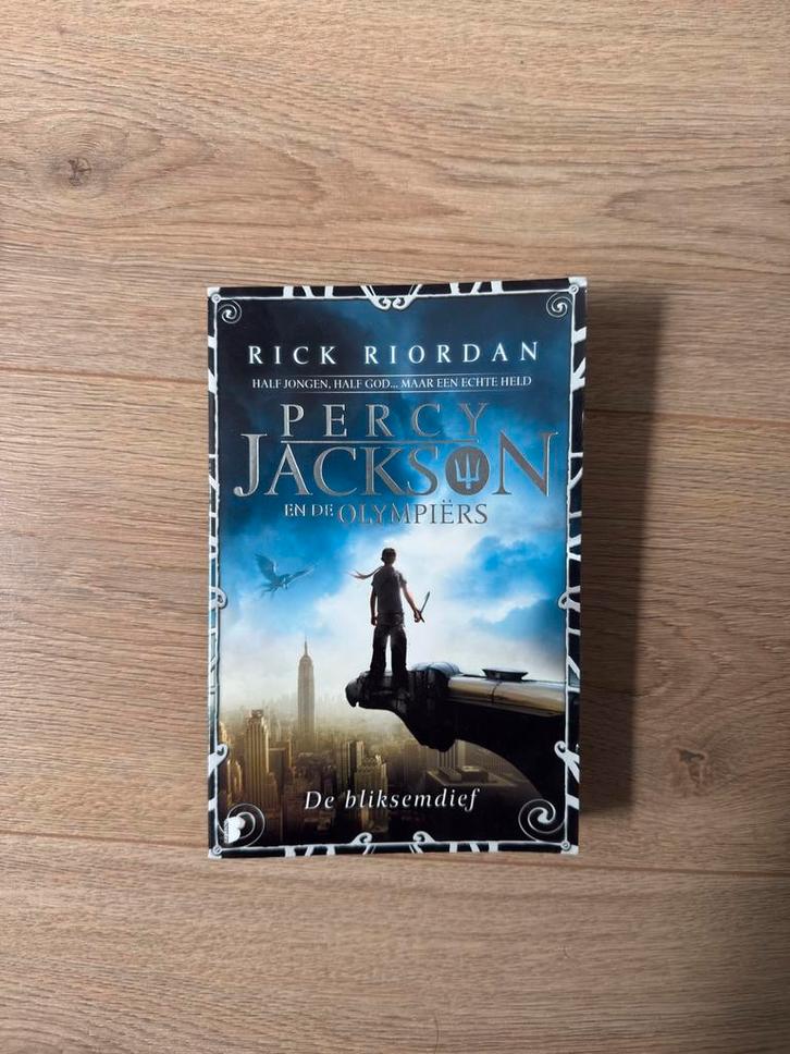 Percy Jackson en de Olympiërs (Rick Riordan), Boeken, Fantasy, Zo goed als nieuw, Ophalen
