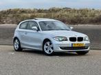 BMW 1-Serie 2.0 118i 3DR 2011 Grijs BUSINESS LINE 1 serie, Achterwielaandrijving, 1995 cc, Particulier, Zilver of Grijs