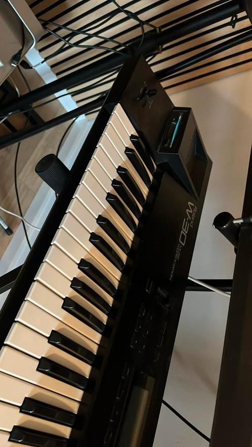 Roland W-30 (sampler/workstation), Muziek en Instrumenten, Keyboards, Zo goed als nieuw, 61 toetsen, Roland, Ophalen