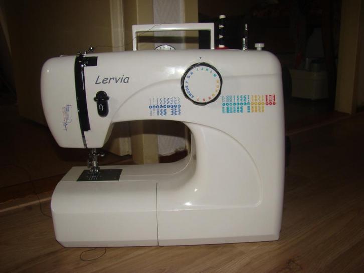LERVIA KH4000 Verz: UPS: € 4,20, Hobby en Vrije tijd, Naaimachines en Toebehoren, Gebruikt, Naaimachine, Overige merken, Ophalen of Verzenden