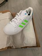 Adidas kinder schoenen Grand Court 2.0 K - Maat 35 - Nieuw!, Ophalen of Verzenden, Nieuw, Jongen of Meisje