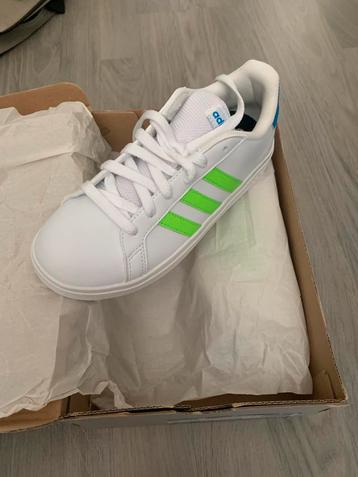 Adidas kinder schoenen Grand Court 2.0 K - Maat 35 - Nieuw! beschikbaar voor biedingen