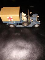 Vintage RAF Ambulance Speelgoedauto, Hobby en Vrije tijd, Modelauto's | 1:43, Ophalen of Verzenden, Gebruikt, Auto, Overige merken