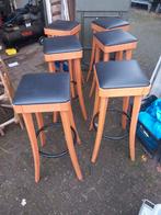 Houten barkrukken met lederen zitting (6 stuks), Huis en Inrichting, Ophalen, Met voetsteun, 60 tot 90 cm, 5 krukken of meer