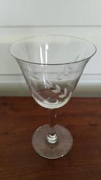 Gegraveerd glas doorsnede 8,5 cm en hoogte 12,5 cm, Ophalen of Verzenden