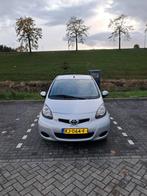 Toyota Aygo 1.0 12V Vvt-i 5DRS 2011 Grijs, Voorwielaandrijving, 4 stoelen, 68 pk, Elektrische ramen