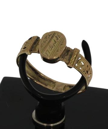 Monogram antieke 14k gouden rouw haarwerkje ring memorie 