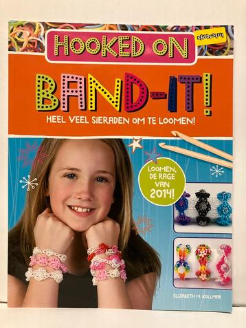 Hooked on Band-It! Loom Sieraden Boek beschikbaar voor biedingen