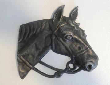 Wandplaquette van een paardenhoofd [1791] beschikbaar voor biedingen