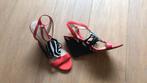 Elegante wedges rood met zwart wit accent, hoge hak, maat 39, Kleding | Dames, Schoenen, Nieuw, Ophalen of Verzenden, Rood