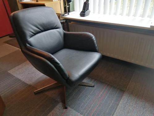 Draai fauteuil, Huis en Inrichting, Fauteuils, Zo goed als nieuw, 50 tot 75 cm, Minder dan 75 cm, Ophalen