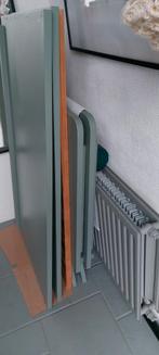 Groen ledikantje, handgemaakt met schuine pootjes, Kinderen en Baby's, Kinderkamer | Commodes en Kasten, Ophalen, Gebruikt