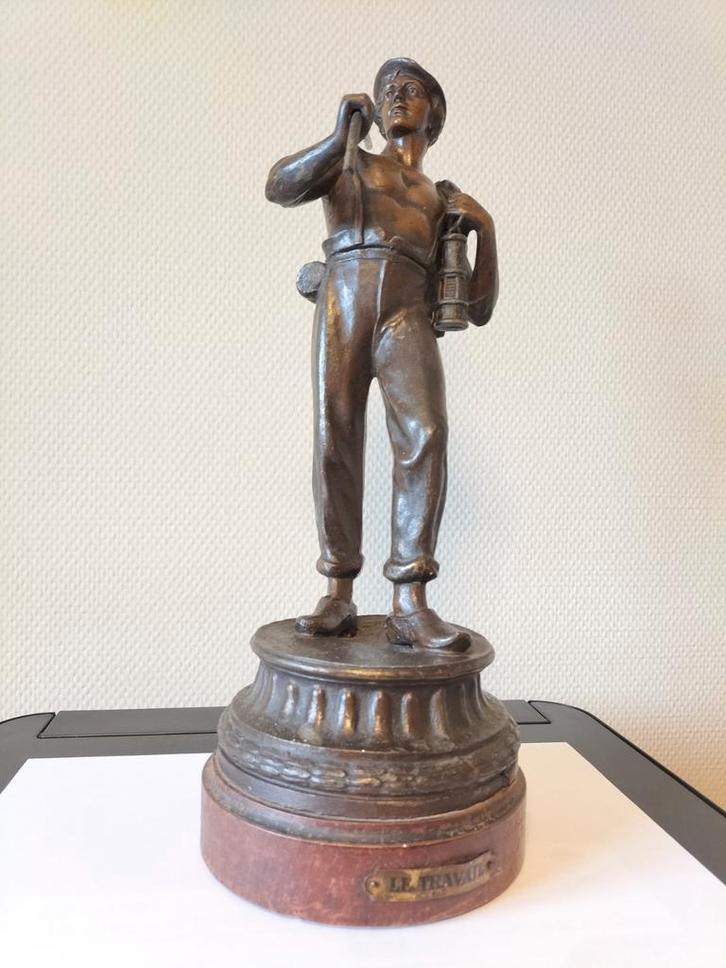 Bronzen beeld van een mijnwerker, Antiek en Kunst, Kunst | Beelden en Houtsnijwerken, Ophalen of Verzenden