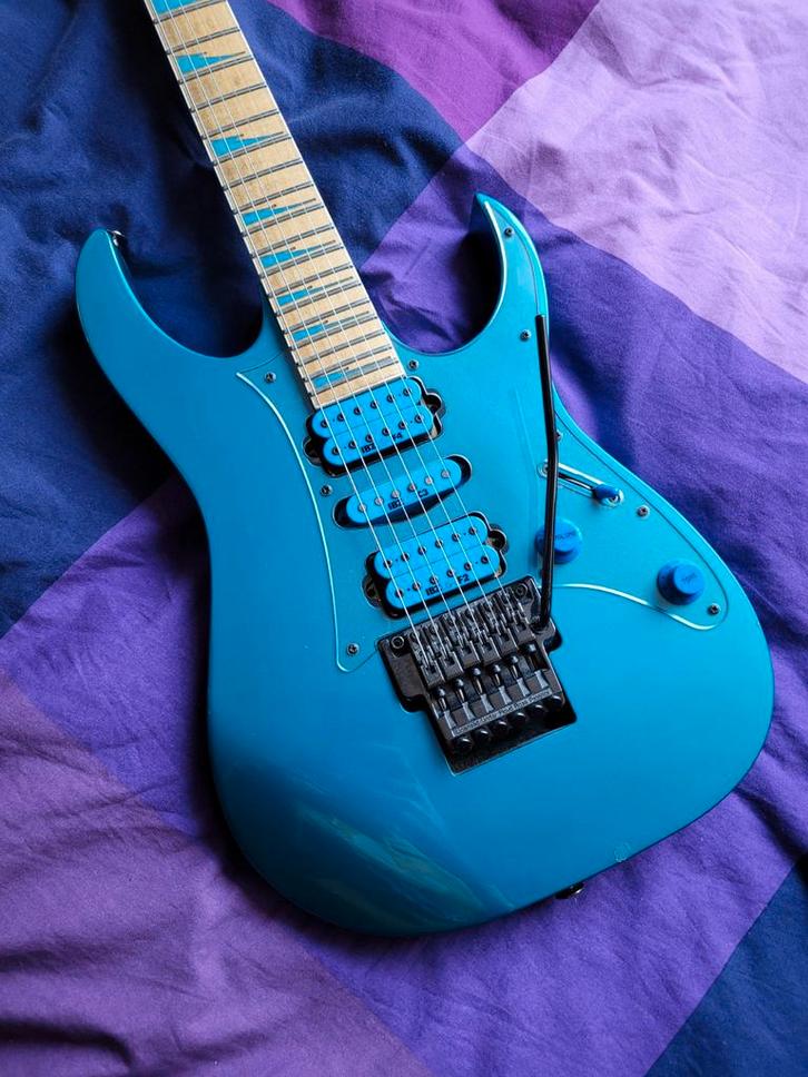 Ibanez RG770DX Laser Blue 1993 Japan (Prestige), Muziek en Instrumenten, Snaarinstrumenten | Gitaren | Elektrisch, Gebruikt, Solid body