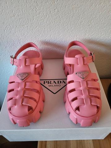 Prada schoenen sandalen roze maat 40 zo goed als nieuw  beschikbaar voor biedingen