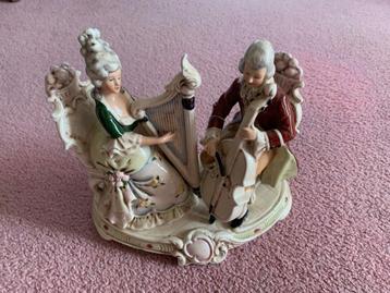 Antiek Porseleinen Beeldje Muziekscène beschikbaar voor biedingen