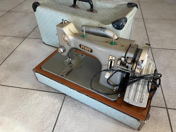 Vintage PFAFF 16, elektrische naaimachine, Antiek en Kunst, Antiek | Naaimachines, Ophalen