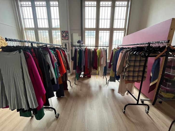 Offline Vinted verkoop in Breda of koop direct online, Kleding | Dames, Overige Dameskleding, Zo goed als nieuw, Ophalen