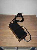 Bijna nieuwe voeding voor Xbox One, Ophalen of Verzenden, Nieuw, 500 GB, Met 1 controller