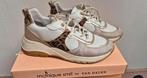 Sneakers wit leer suede tijgerprint maat 39 van Dalen, Wit, Ophalen of Verzenden, Van Dalen, Sneakers of Gympen