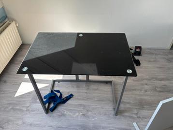 Zwart bureau