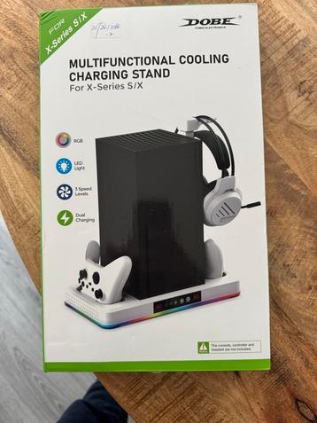 Xbox Series X Multi Cooling Charging Stand beschikbaar voor biedingen