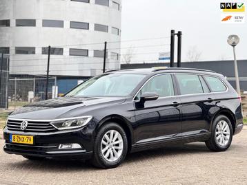 Volkswagen Passat Variant 1.6 TDI Comfortline/NAVI/XENON/PSE beschikbaar voor biedingen