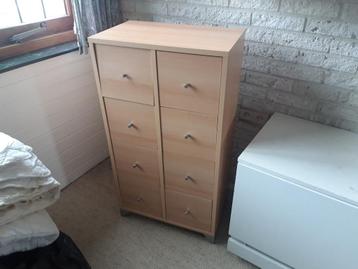 GRATIS Ladekast 8 laden goede staat 54,5 x 33,5 x 62 cm beschikbaar voor biedingen