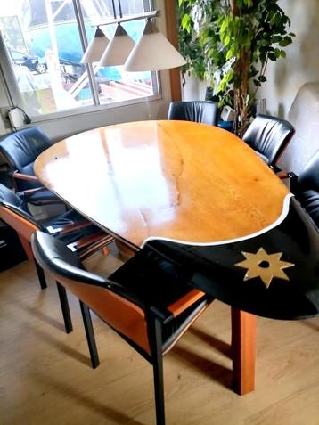 Prachtige zijzwaard scheepstafel,vergadertafel en 8 stoelen beschikbaar voor biedingen