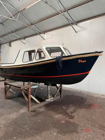 Kajuitboot sleepboot stalen boot vlet visboot kruiser beschikbaar voor biedingen