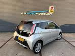Toyota Aygo 1.0 VVT-i x-sport CAMERA / CRUISE CONTROL, Voorwielaandrijving, Gebruikt, Met garantie (alle), 4 stoelen