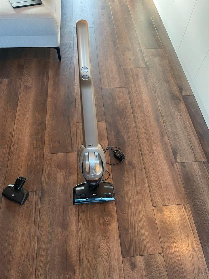 AEG QX7 Stofzuiger - Gebruikt, Witgoed en Apparatuur, Stofzuigers, Gebruikt, Stofzuiger, Reservoir, Ophalen