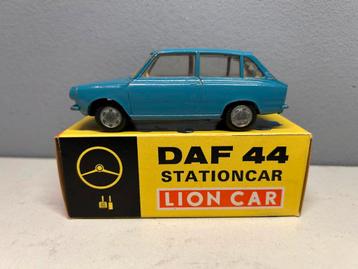 Lion toys  car Daf 44 Stationwagen licht blauw + box 1:43 beschikbaar voor biedingen