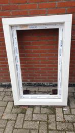 Draaikiepraam Kozijn 120,7x79cm RAL 9001, Doe-het-zelf en Verbouw, Kozijnen en Schuifpuien, Kunststof, Gebruikt, Raamkozijn, 75 tot 150 cm