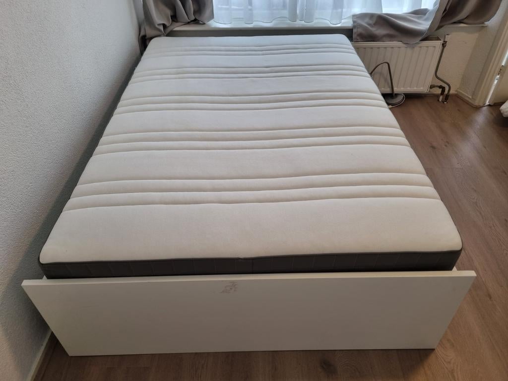 Ikea bed gebruikt met matras 140x200, Huis en Inrichting, Slaapkamer | Bedden, Gebruikt, Tweepersoons, 140 cm, Hout, Wit, Ophalen