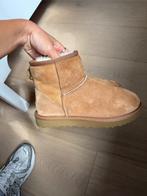 UGG classic 36, Kleding | Dames, Schoenen, UGG, Overige kleuren, Verzenden, Overige typen