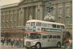 LONDON TRANSPORT ROUTEMASTER QUEENS JUBILE BUCKINGHAM PALACE, Verzamelen, Ansichtkaarten | Themakaarten, Ophalen of Verzenden