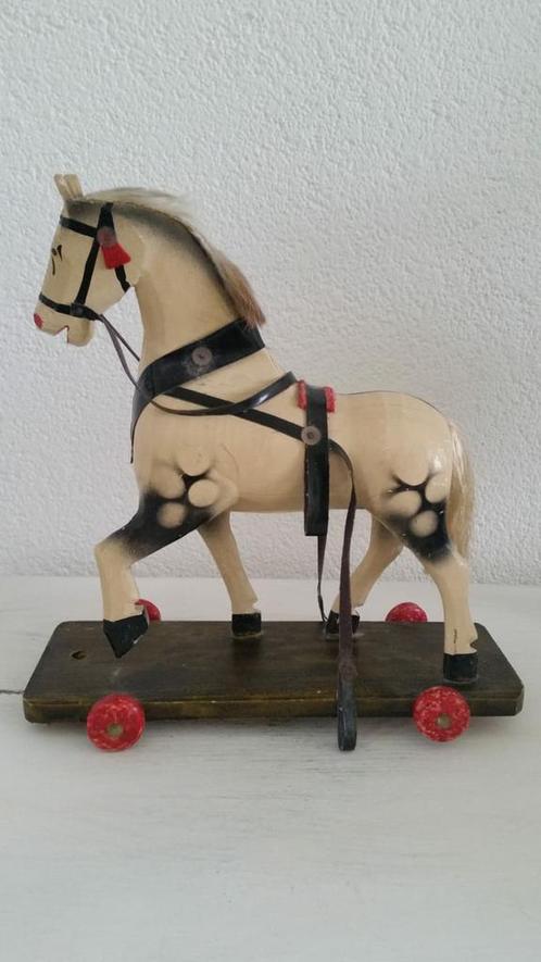 Antiek houten speelgoed paardje op wielen, Antiek en Kunst, Antiek | Speelgoed, Ophalen of Verzenden