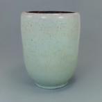 Zaalberg - hoge vaas met lichtgrijsgroene glazuur, Ophalen of Verzenden