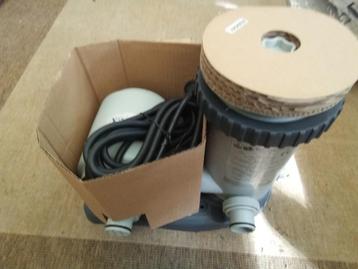 Zwembad pomp Intex nieuw  beschikbaar voor biedingen