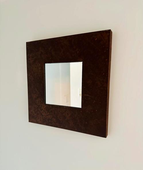 Vierkante Spiegel met Metalen Rand – Creatief Design, Huis en Inrichting, Woonaccessoires | Spiegels, Zo goed als nieuw, Minder dan 50 cm