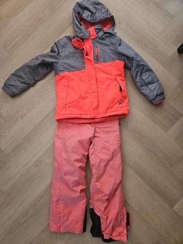 Ski jas en broek beschikbaar voor biedingen