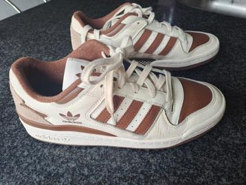 Adidas sneakers  maat 43 1/3 beschikbaar voor biedingen
